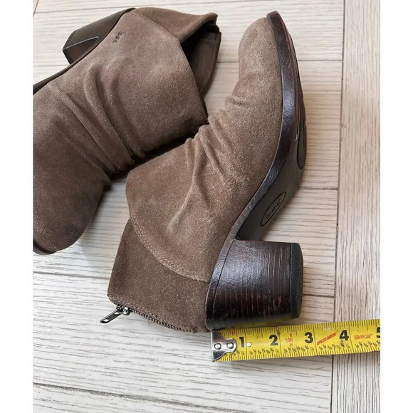 BOC brown suede heeled ankle boots.Women's sz8.5. Rear‎ zipper.2 3/4"block heel. - Picture 5 of 9